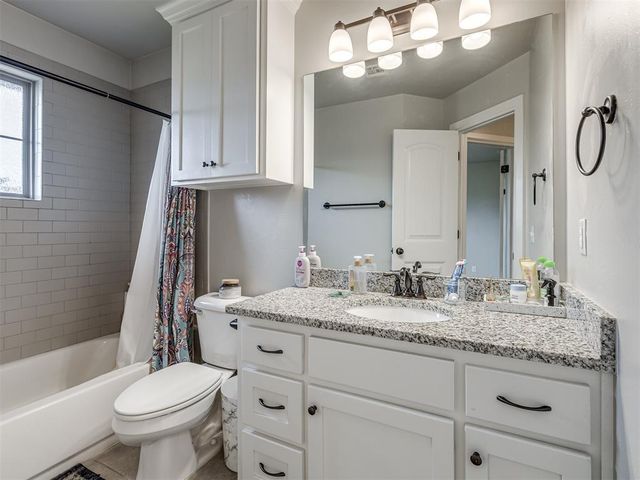 640 SW 7th Street, Moore, OK 73160