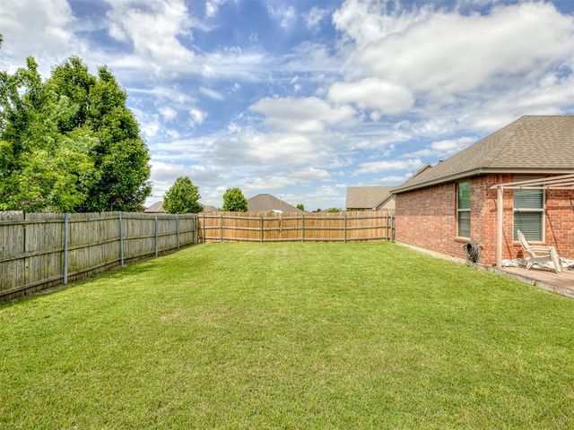 640 SW 7th Street, Moore, OK 73160