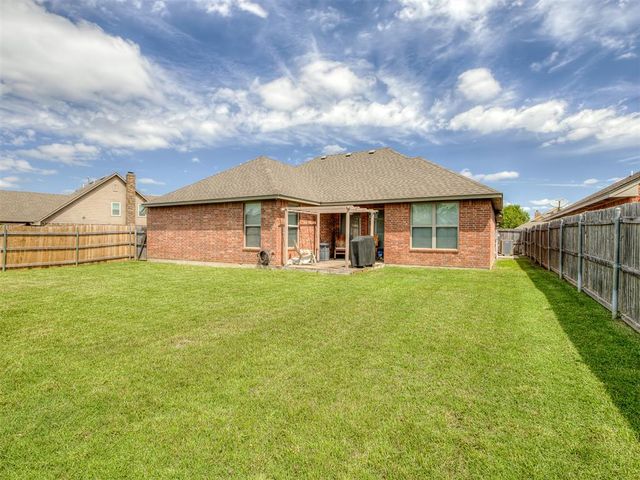 640 SW 7th Street, Moore, OK 73160