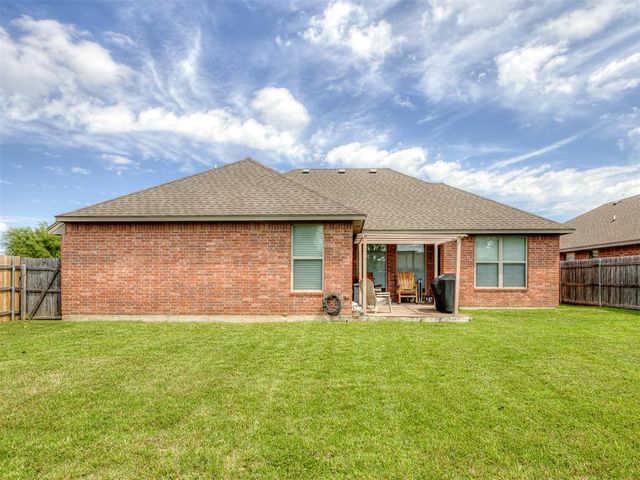 640 SW 7th Street, Moore, OK 73160