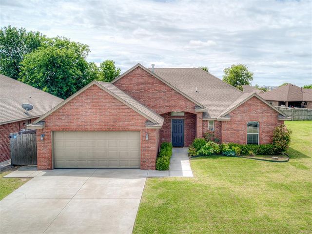 640 SW 7th Street, Moore, OK 73160