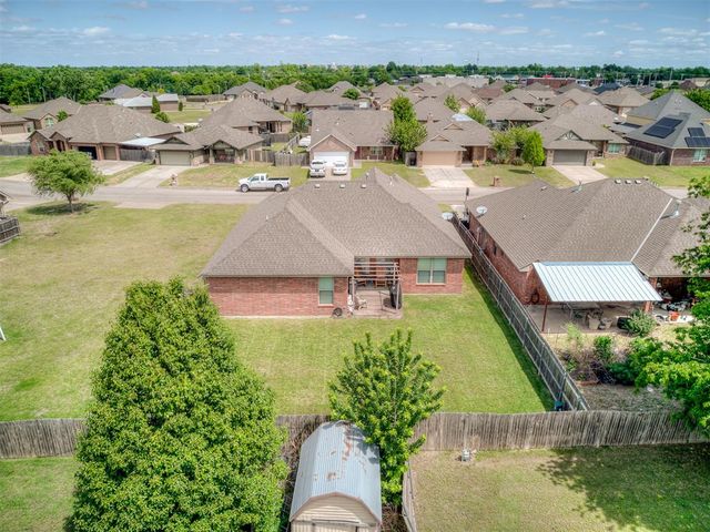 640 SW 7th Street, Moore, OK 73160