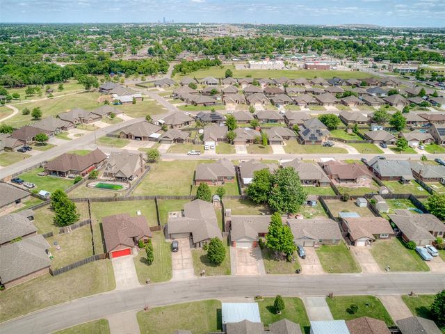 640 SW 7th Street, Moore, OK 73160