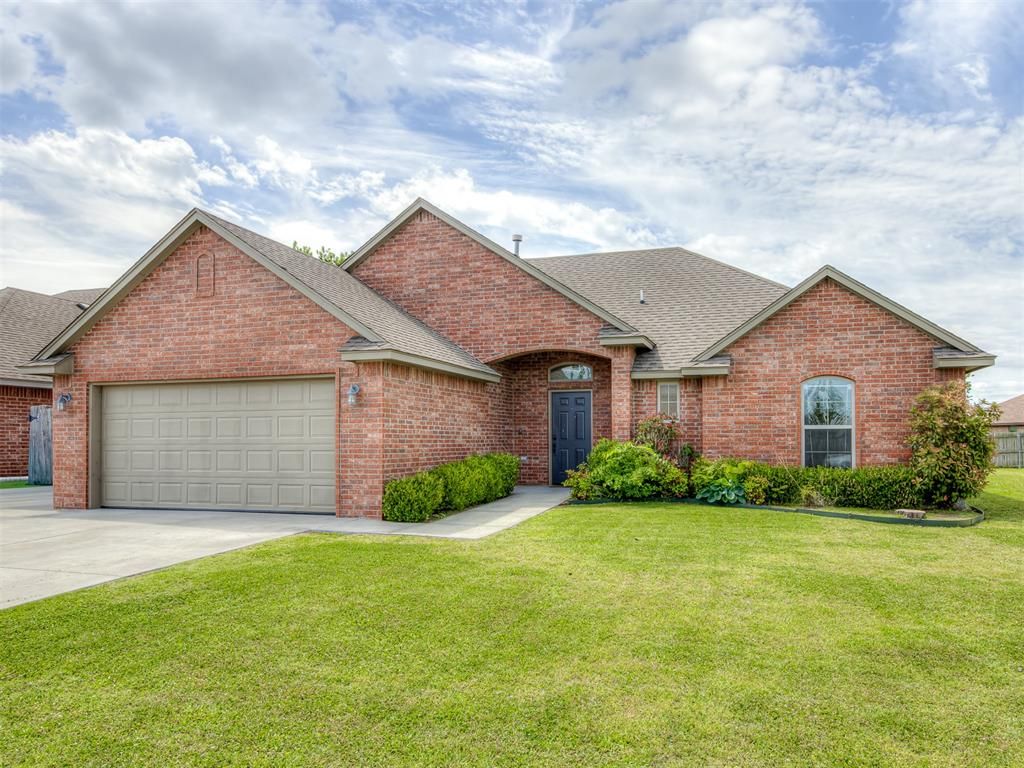 640 SW 7th Street, Moore, OK 73160