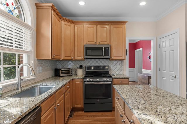 1869 Curraghmore Road, Clemmons, NC 27012