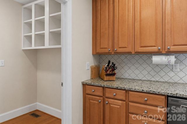 1869 Curraghmore Road, Clemmons, NC 27012