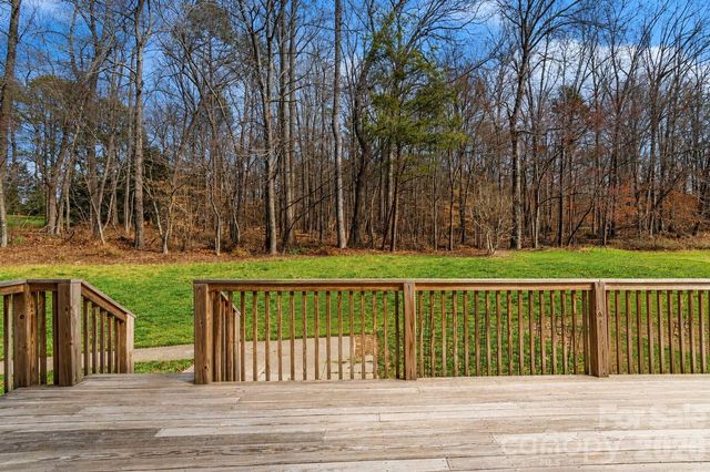 1869 Curraghmore Road, Clemmons, NC 27012