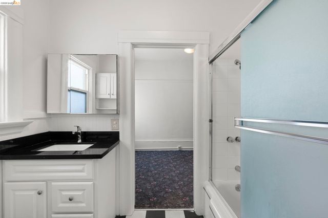 6437 Telegraph Ave, Oakland, CA 94609