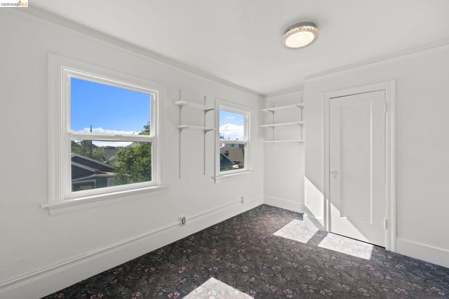 6437 Telegraph Ave, Oakland, CA 94609