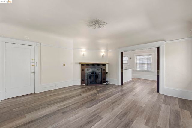 6437 Telegraph Ave, Oakland, CA 94609