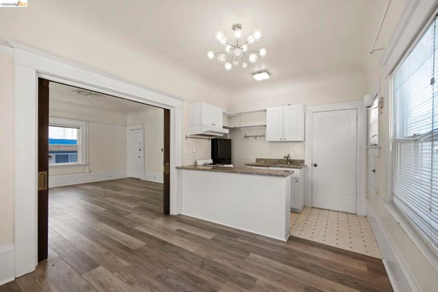 6437 Telegraph Ave, Oakland, CA 94609