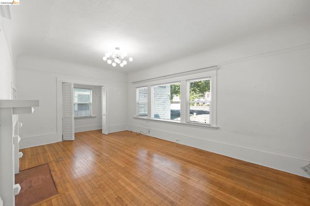6437 Telegraph Ave, Oakland, CA 94609