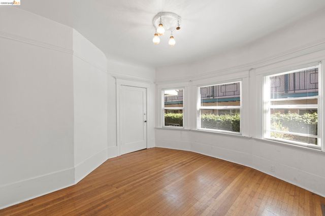 6437 Telegraph Ave, Oakland, CA 94609