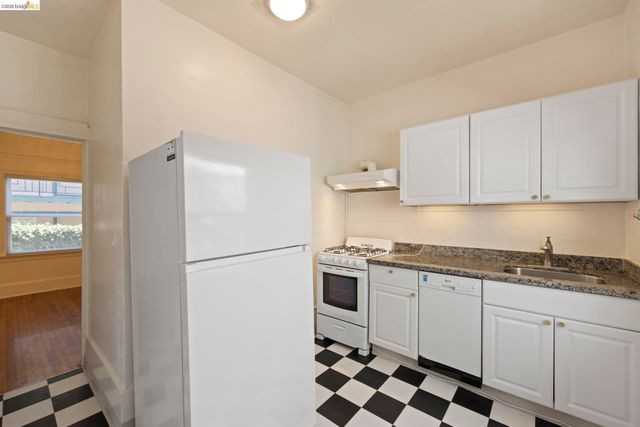 6437 Telegraph Ave, Oakland, CA 94609