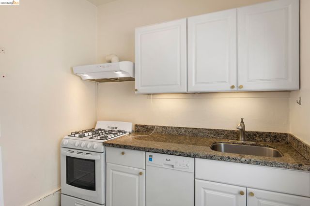 6437 Telegraph Ave, Oakland, CA 94609