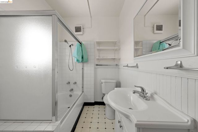 6437 Telegraph Ave, Oakland, CA 94609