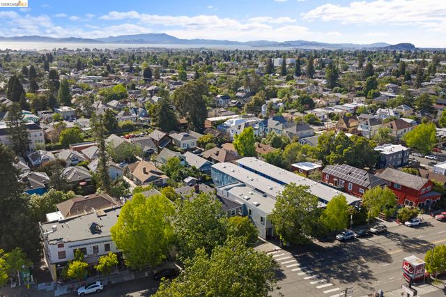 6437 Telegraph Ave, Oakland, CA 94609