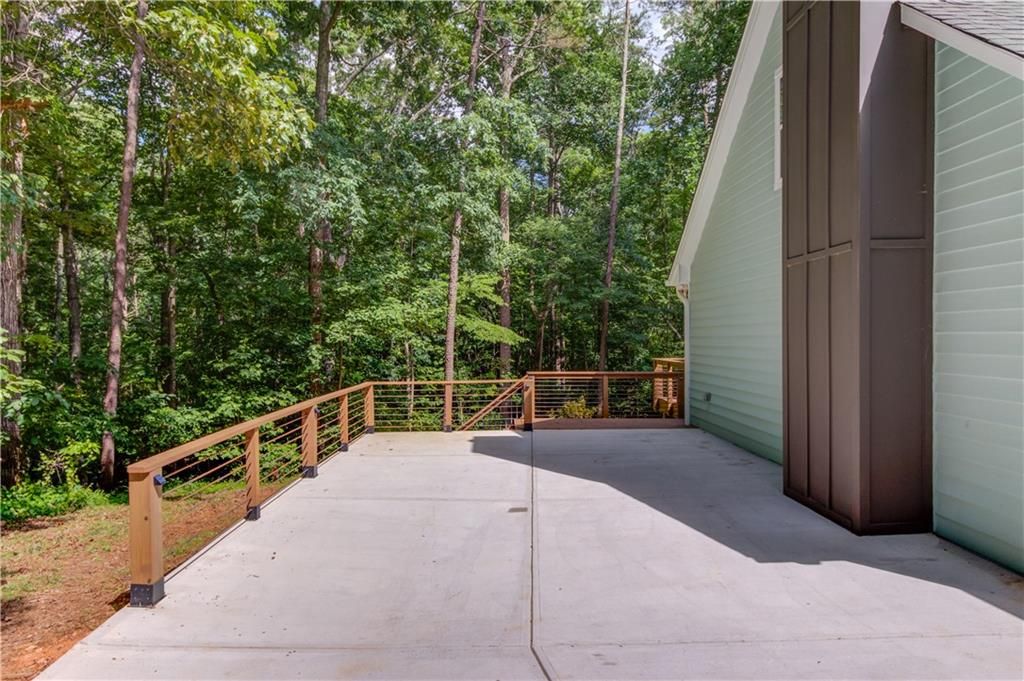 Image 19 of property listing at 5345 PILGRIM POINT Road, Cumming, GA 30041