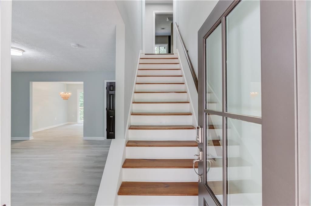 Image 23 of property listing at 5345 PILGRIM POINT Road, Cumming, GA 30041