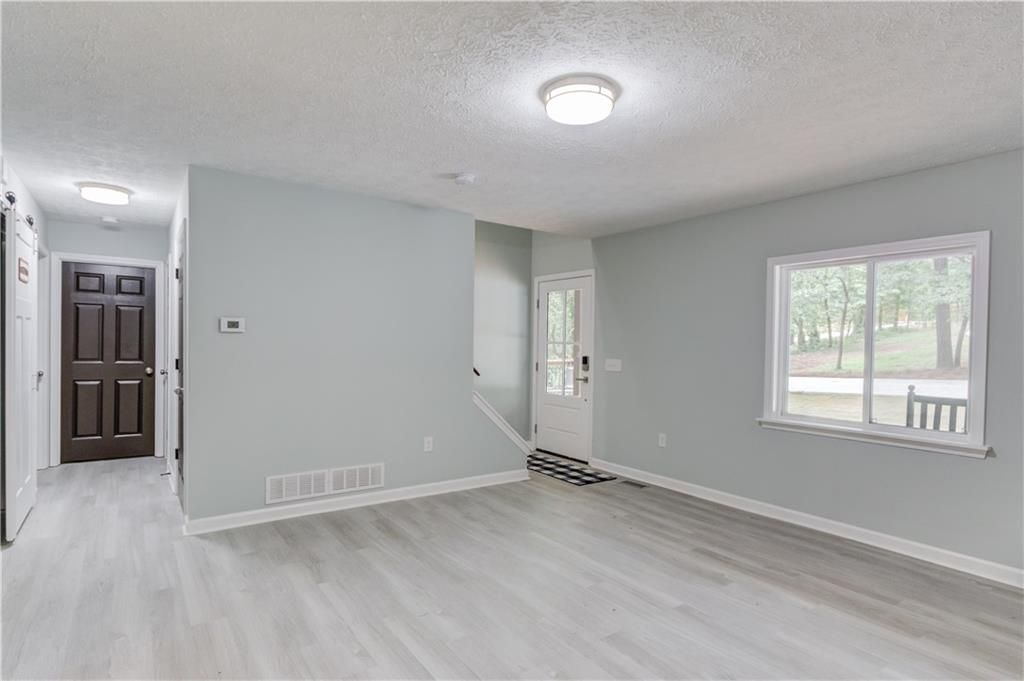 Image 25 of property listing at 5345 PILGRIM POINT Road, Cumming, GA 30041