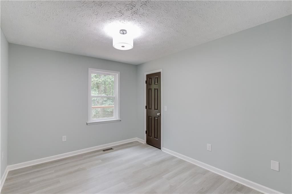 Image 30 of property listing at 5345 PILGRIM POINT Road, Cumming, GA 30041