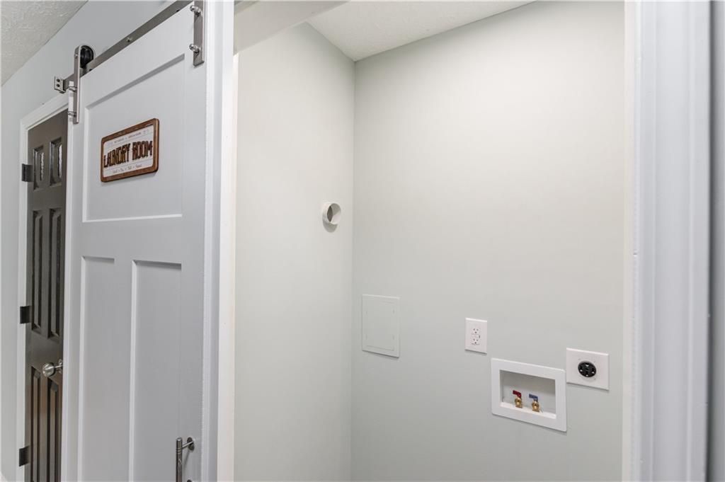 Image 32 of property listing at 5345 PILGRIM POINT Road, Cumming, GA 30041