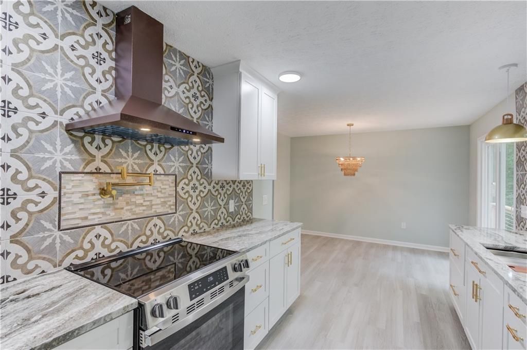 Image 5 of property listing at 5345 PILGRIM POINT Road, Cumming, GA 30041