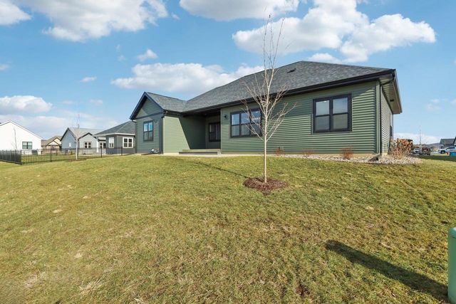 264 Falcon Court, Sauk City, WI 53583