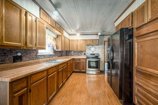 26277 187th Street, Leavenworth, KS 66048