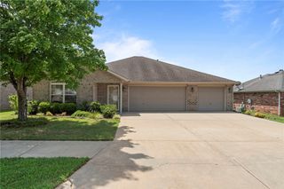 3305 SW Carriageway Avenue, Bentonville, AR 72712