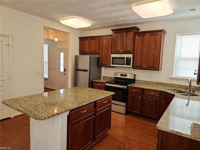 2212 Humphreys DR, Suffolk, VA 23435