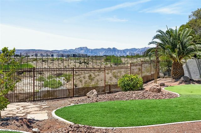 9437 Canyon Mesa Drive, Las Vegas, NV 89144