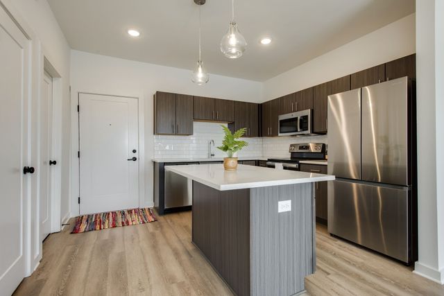 1540 Lebanon Pike Unit 301, Nashville, TN 37210