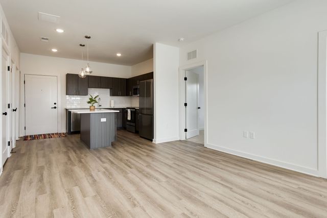 1540 Lebanon Pike Unit 301, Nashville, TN 37210