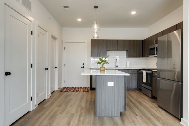 1540 Lebanon Pike Unit 301, Nashville, TN 37210