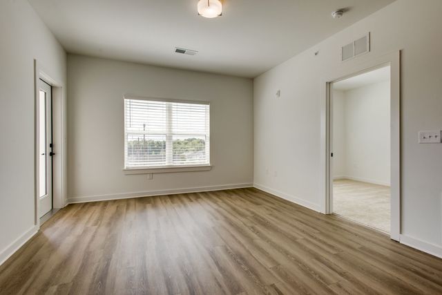 1540 Lebanon Pike Unit 301, Nashville, TN 37210