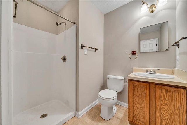 2703 Fairland RD NW, Roanoke, VA 24017