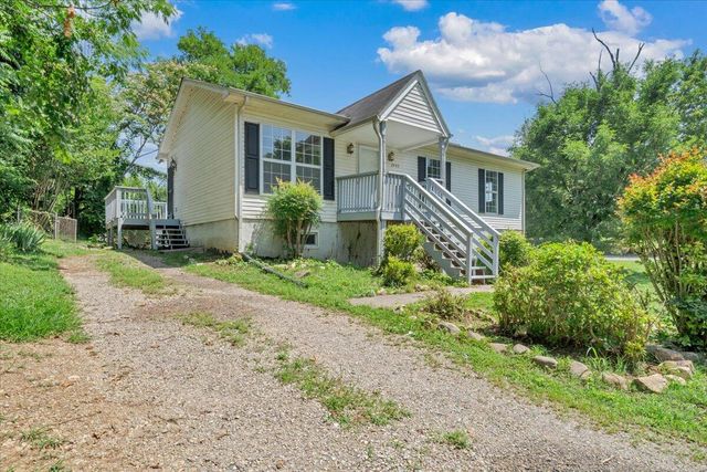 2703 Fairland RD NW, Roanoke, VA 24017
