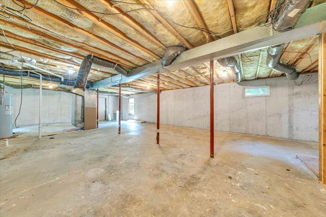 2703 Fairland RD NW, Roanoke, VA 24017