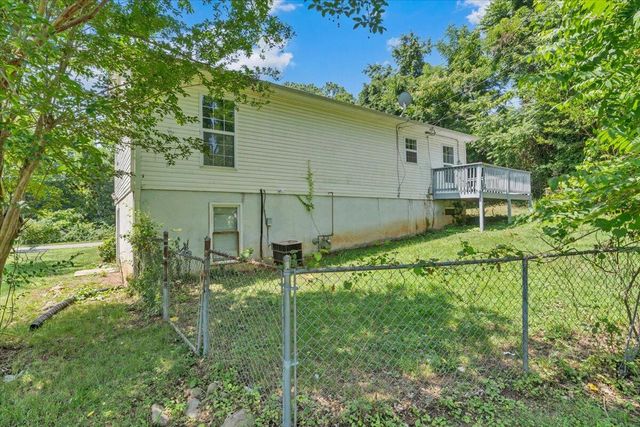 2703 Fairland RD NW, Roanoke, VA 24017