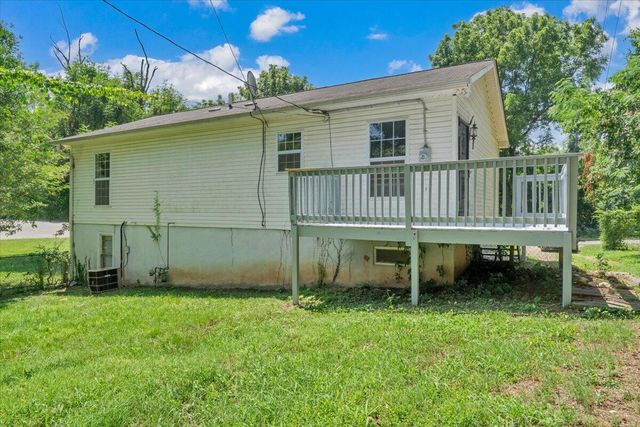 2703 Fairland RD NW, Roanoke, VA 24017