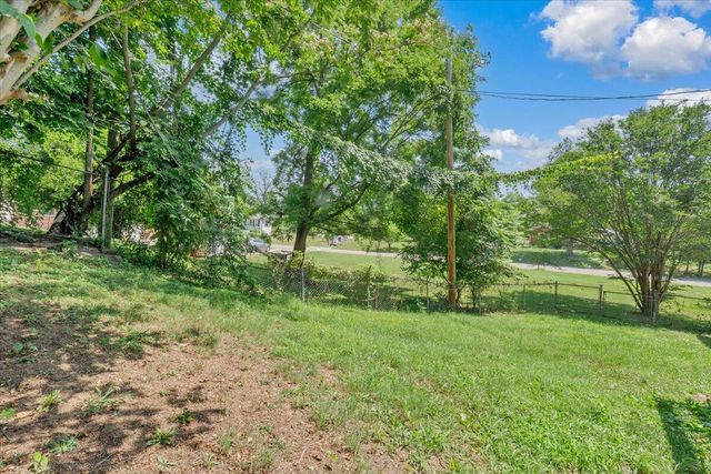 2703 Fairland RD NW, Roanoke, VA 24017