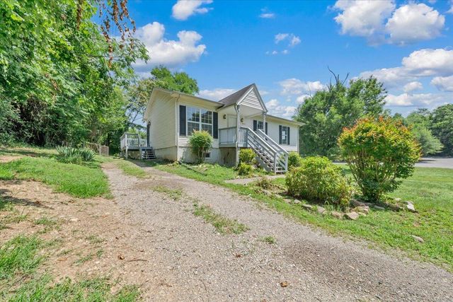 2703 Fairland RD NW, Roanoke, VA 24017