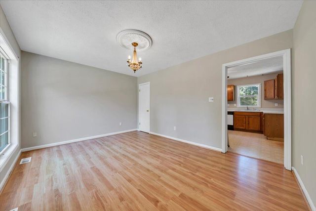2703 Fairland RD NW, Roanoke, VA 24017
