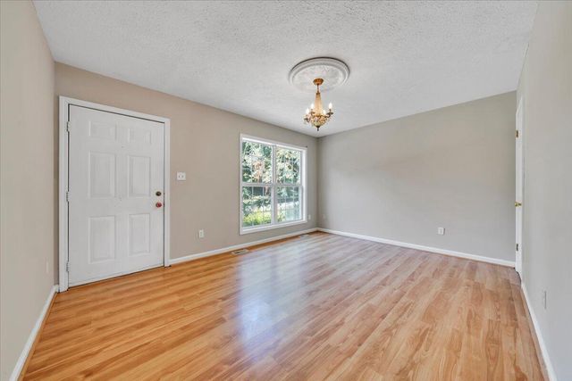 2703 Fairland RD NW, Roanoke, VA 24017