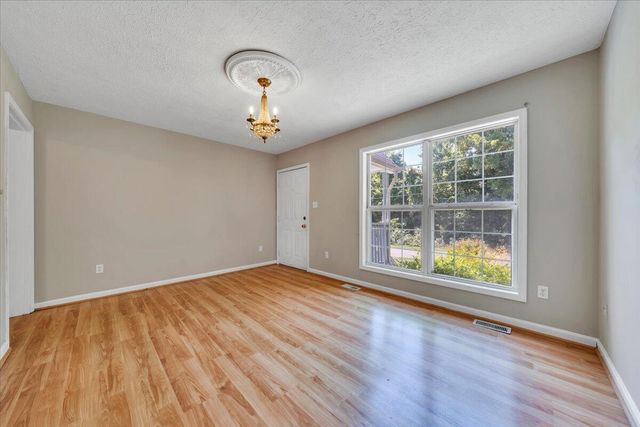 2703 Fairland RD NW, Roanoke, VA 24017