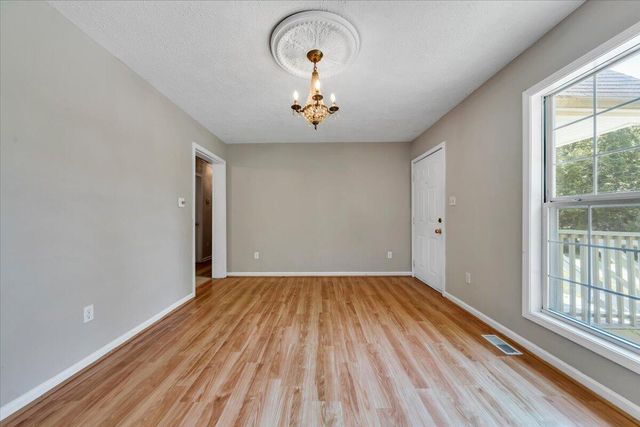 2703 Fairland RD NW, Roanoke, VA 24017