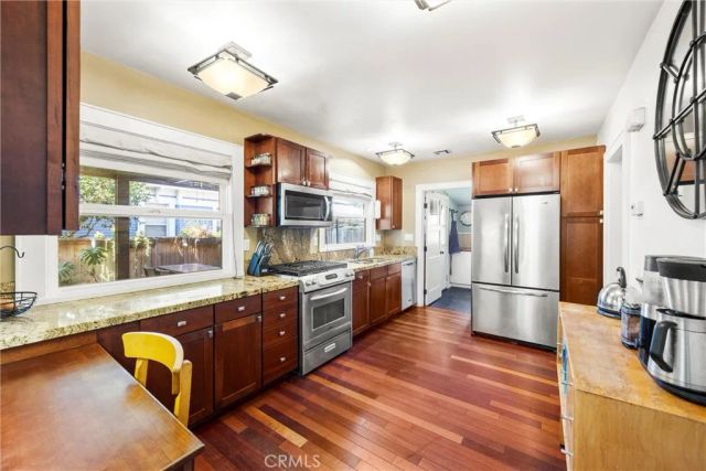 585 N 8th, Upland, CA 91786