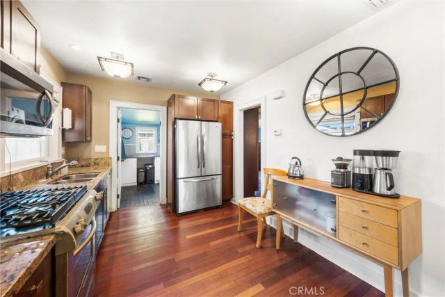 585 N 8th, Upland, CA 91786
