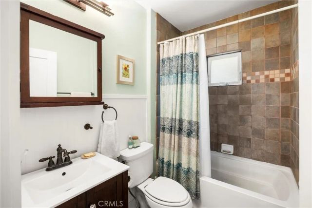 585 N 8th, Upland, CA 91786